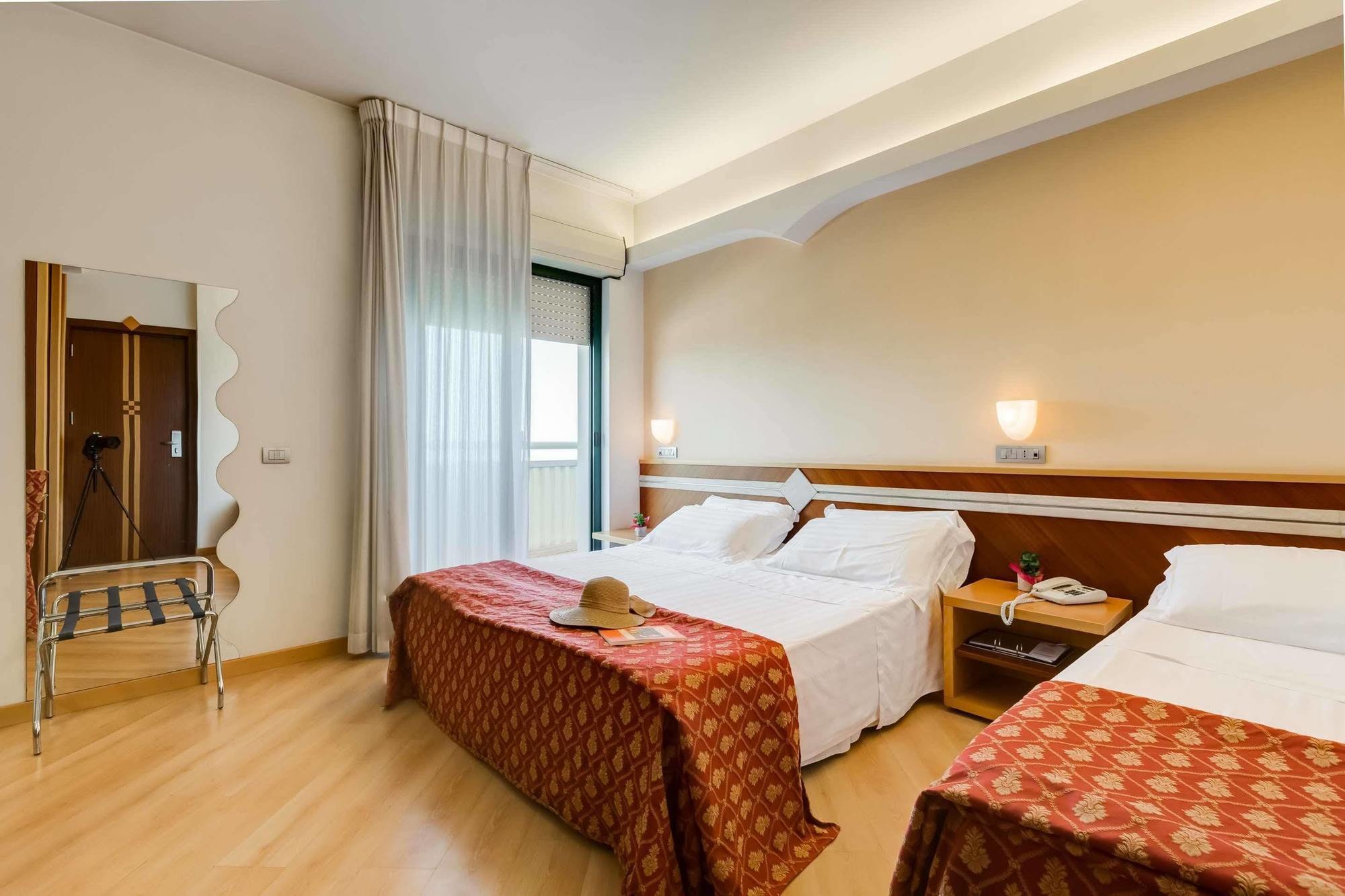 Hotel Europa Beach Village Giulianova Exterior foto