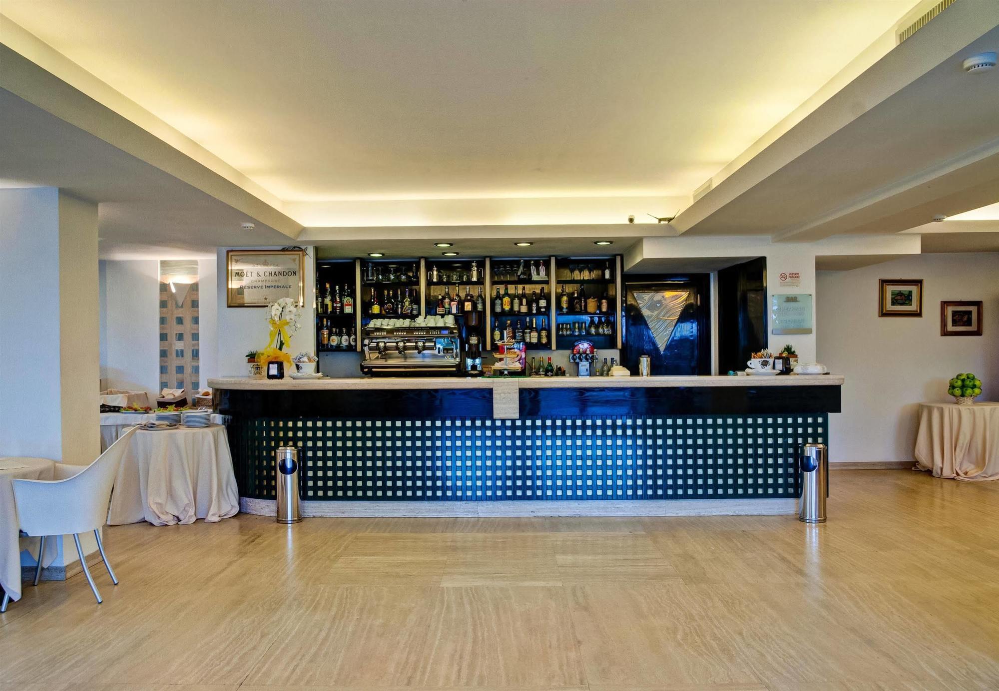 Hotel Europa Beach Village Giulianova Exterior foto