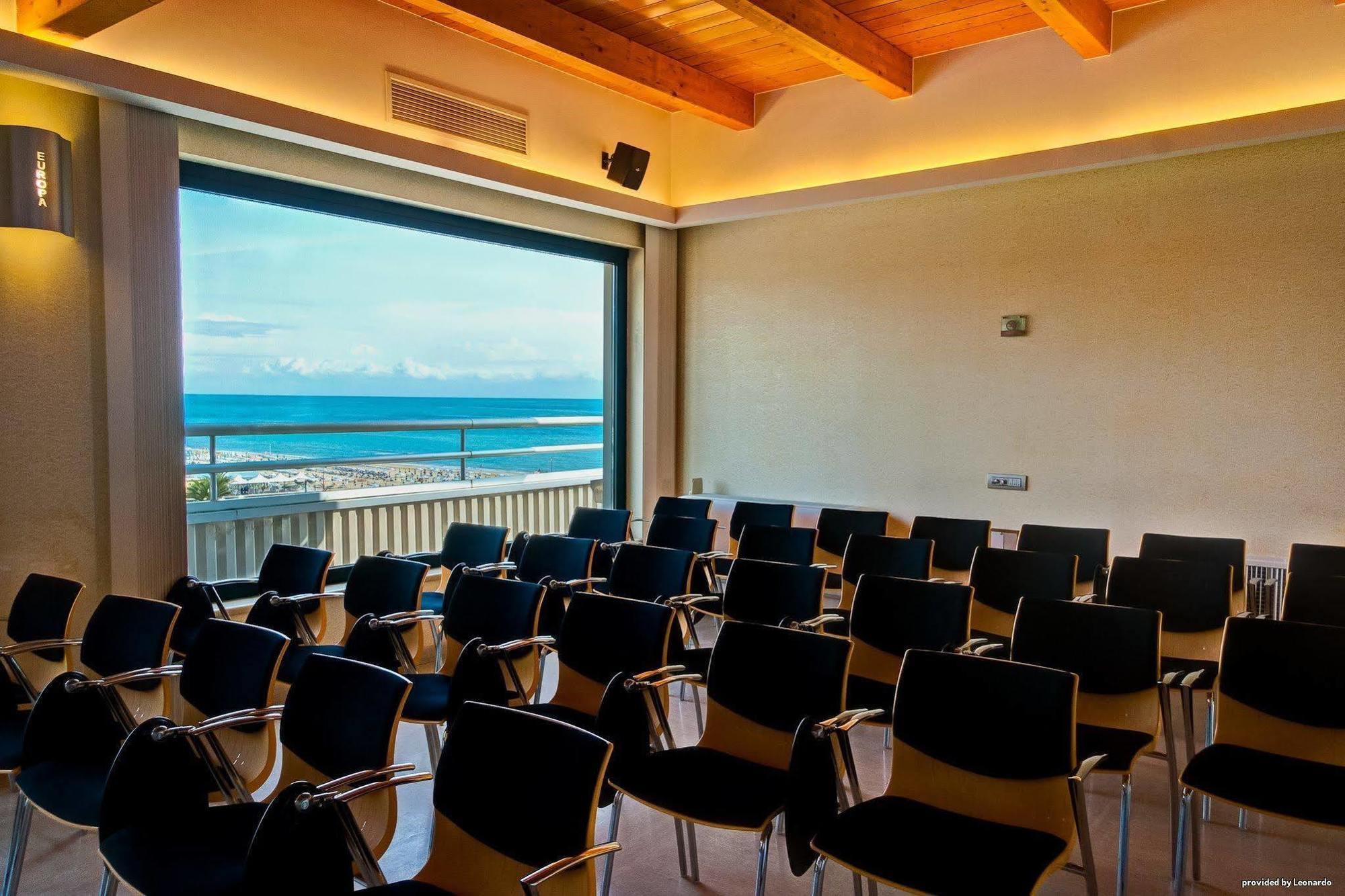 Hotel Europa Beach Village Giulianova Exterior foto